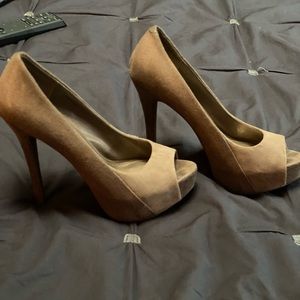 BCBG 6.5 tan suede and snake skin 5” heels